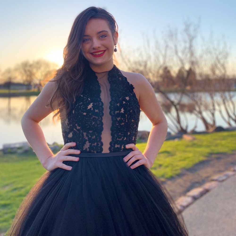 Dress - Picture 2 of 2